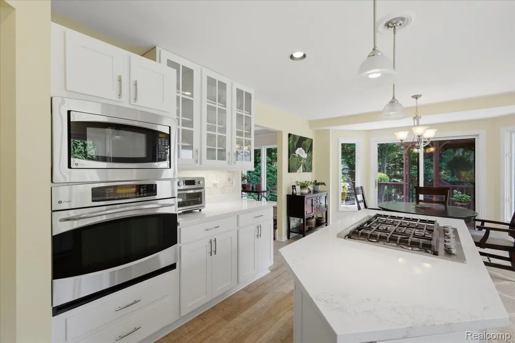 10005 Creekwood Trail Springfield Charter Township MI 48350