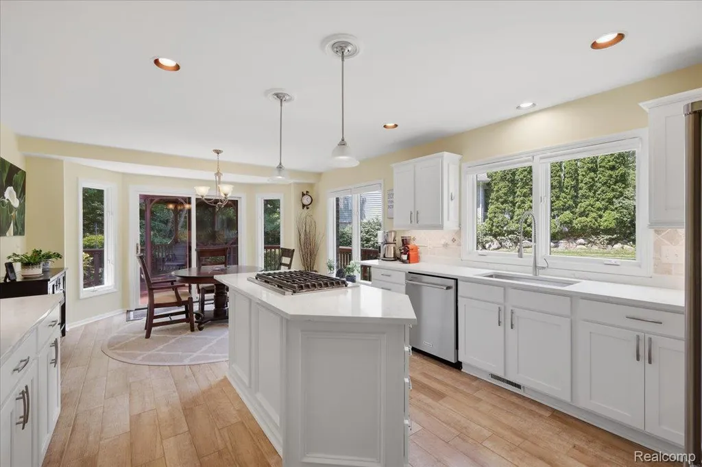 10005 Creekwood Trail Springfield Charter Township MI 48350