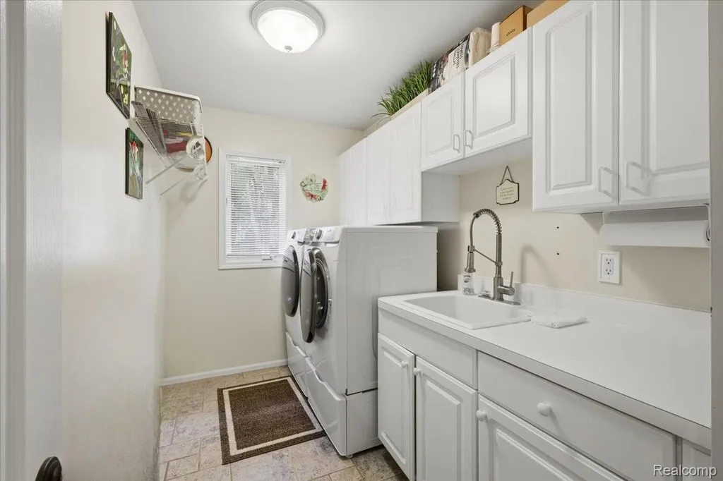 10005 Creekwood Trail Springfield Charter Township MI 48350
