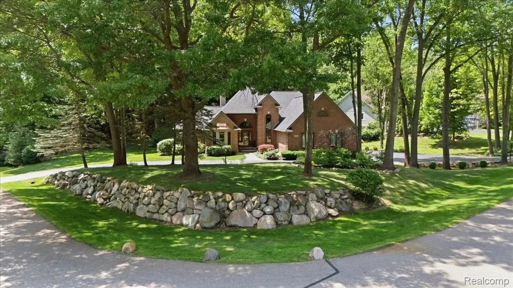 10005 Creekwood Trail Springfield Charter Township MI 48350