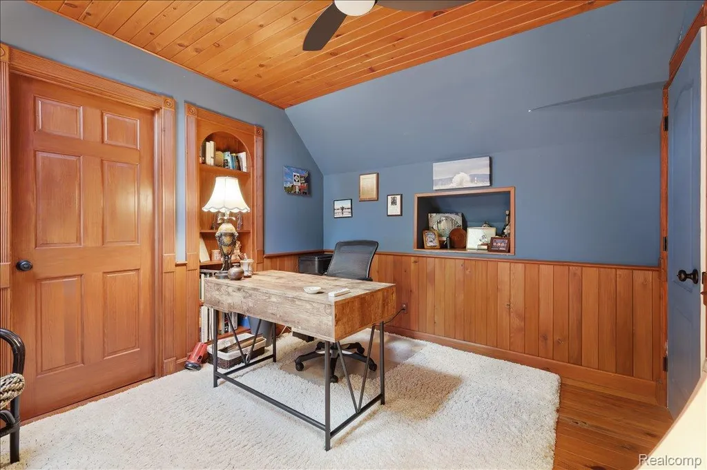 10005 Creekwood Trail Springfield Charter Township MI 48350