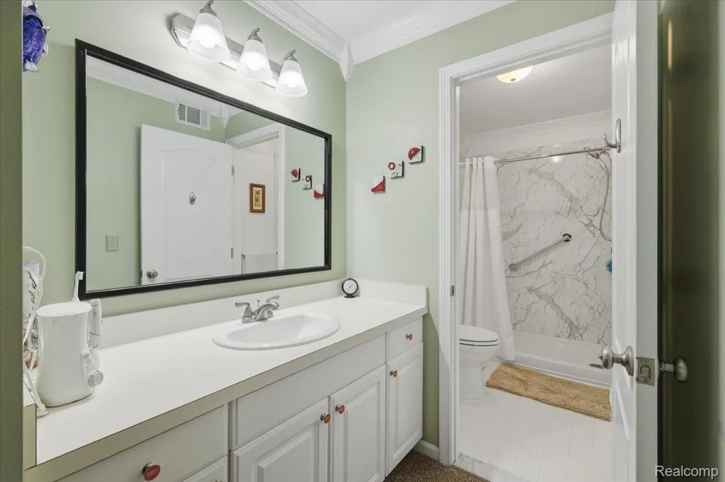 10005 Creekwood Trail Springfield Charter Township MI 48350