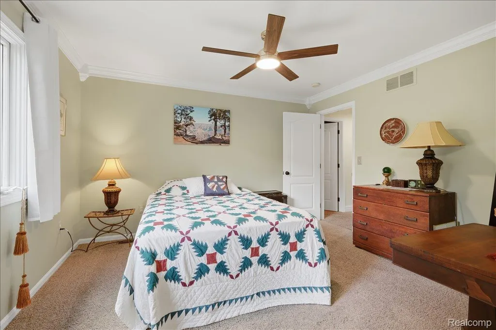 10005 Creekwood Trail Springfield Charter Township MI 48350
