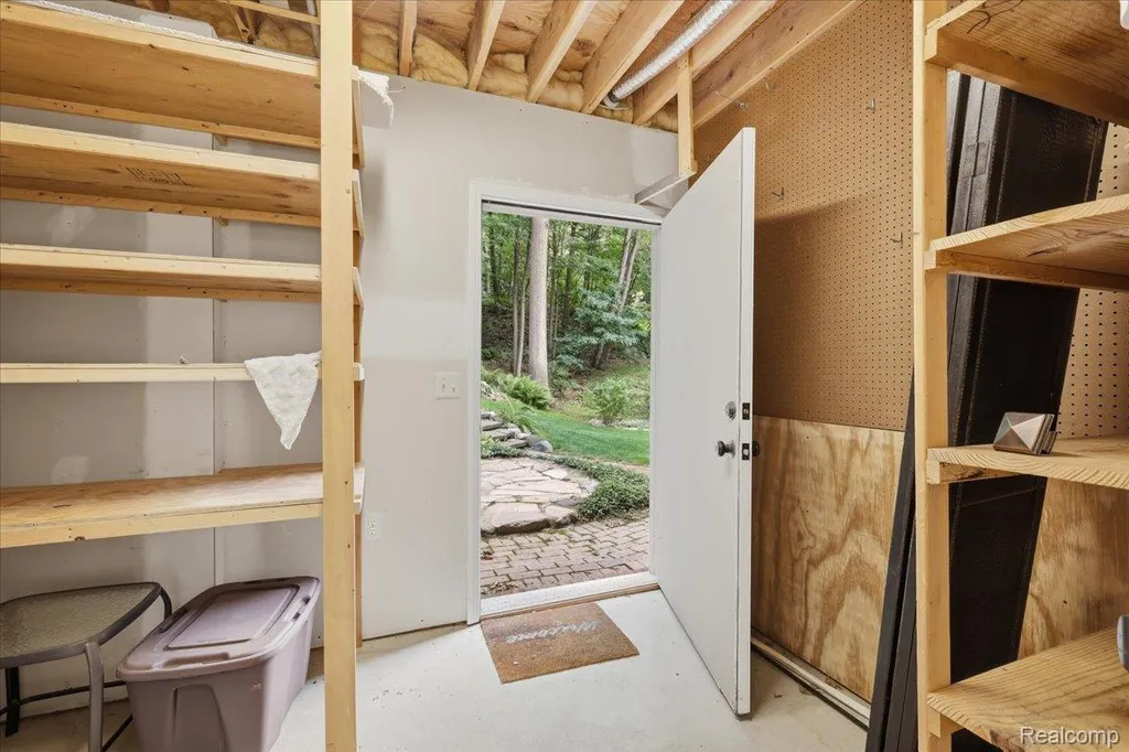 10005 Creekwood Trail Springfield Charter Township MI 48350