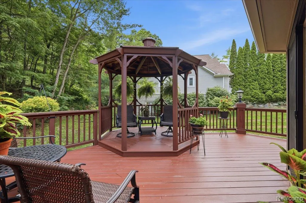 10005 Creekwood Trail Springfield Charter Township MI 48350