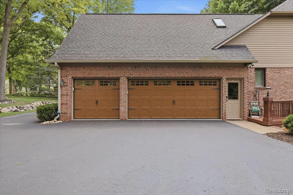 10005 Creekwood Trail Springfield Charter Township MI 48350