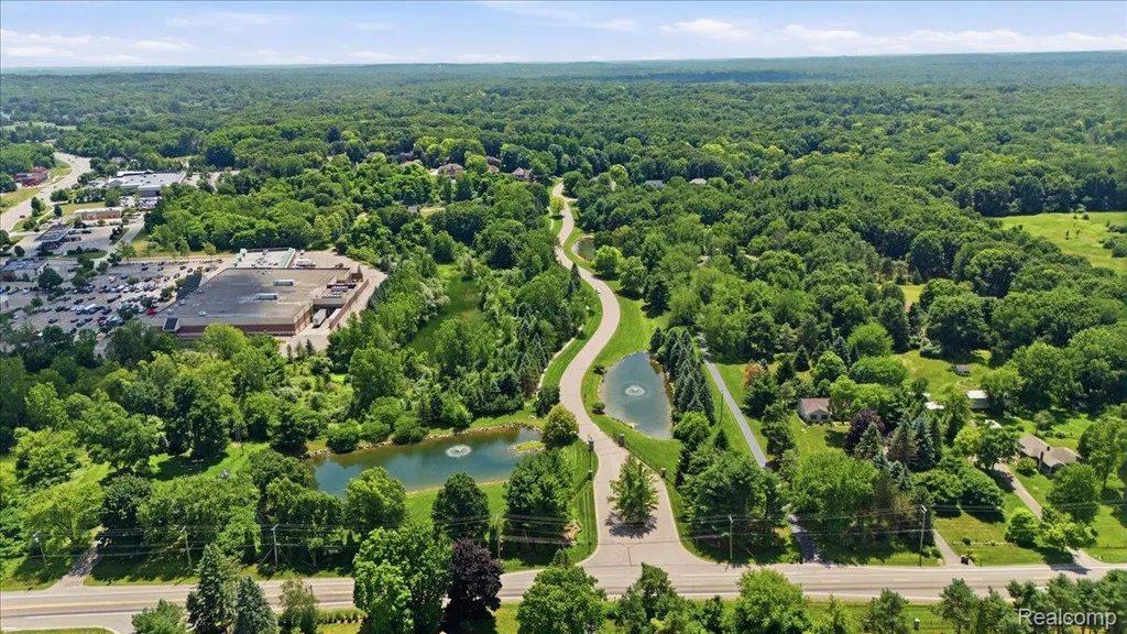 10005 Creekwood Trail Springfield Charter Township MI 48350