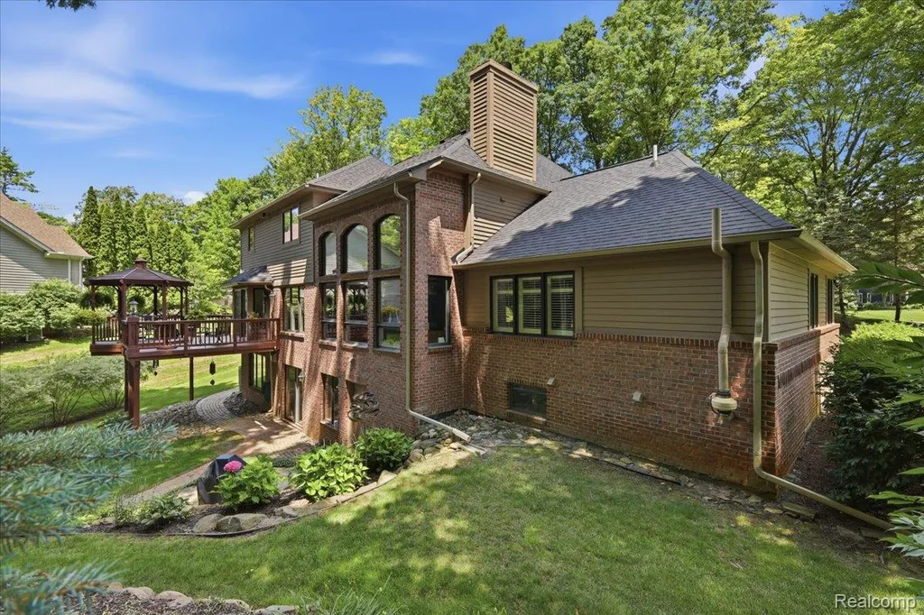 10005 Creekwood Trail Springfield Charter Township MI 48350