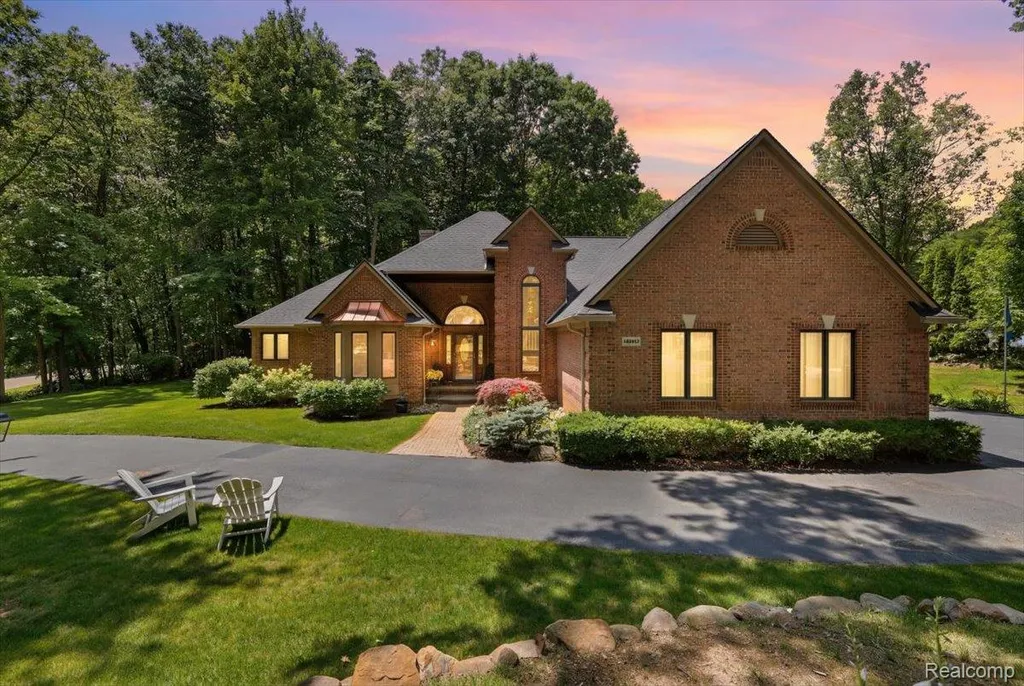 10005 Creekwood Trail Springfield Charter Township MI 48350