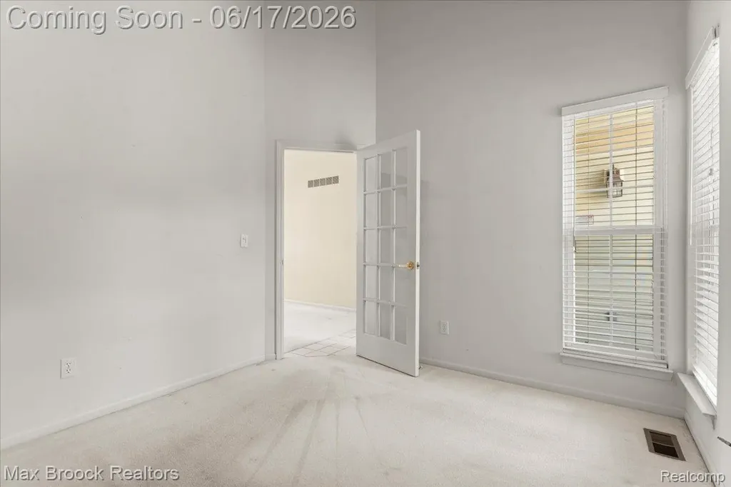 34896 Pennington Drive Farmington Hills City MI 48335