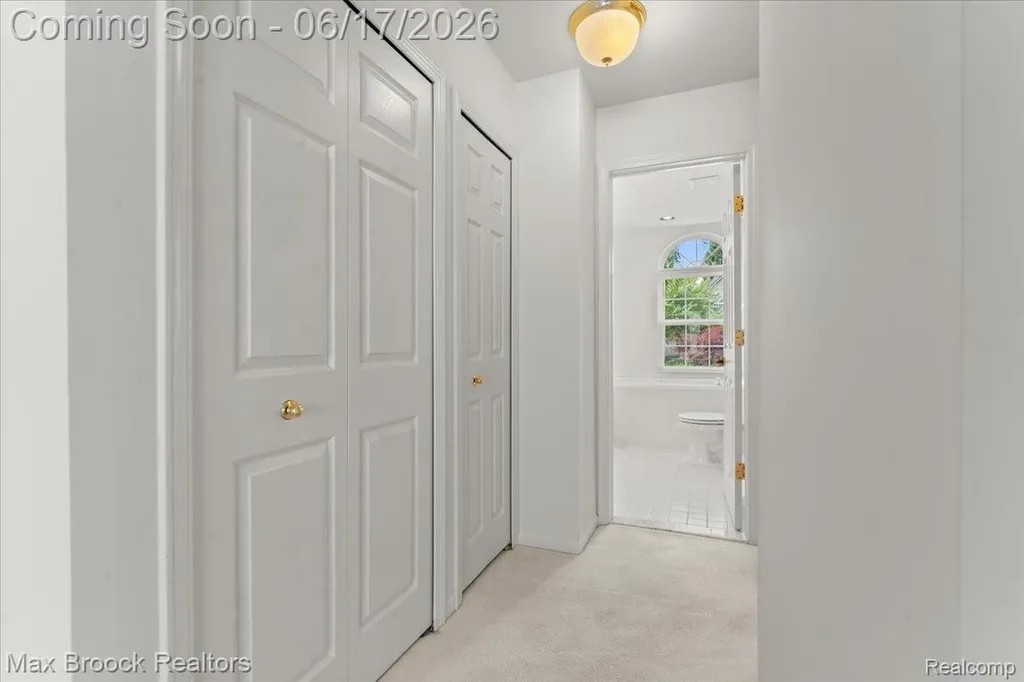 34896 Pennington Drive Farmington Hills City MI 48335