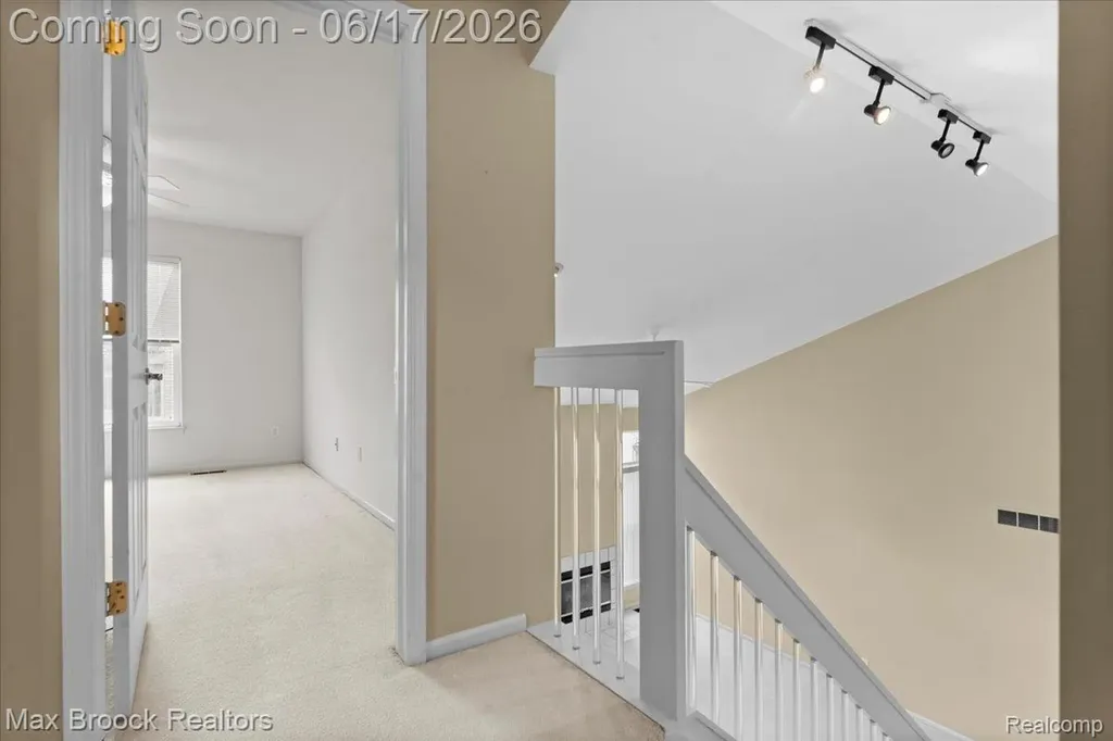 34896 Pennington Drive Farmington Hills City MI 48335