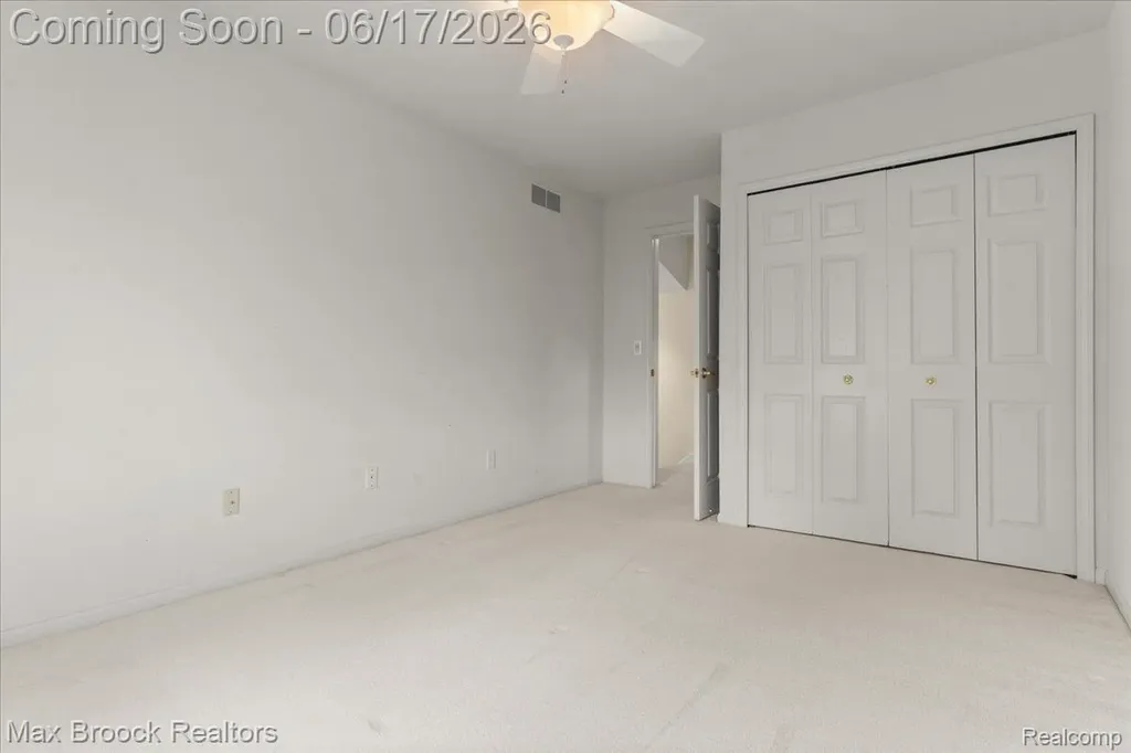 34896 Pennington Drive Farmington Hills City MI 48335