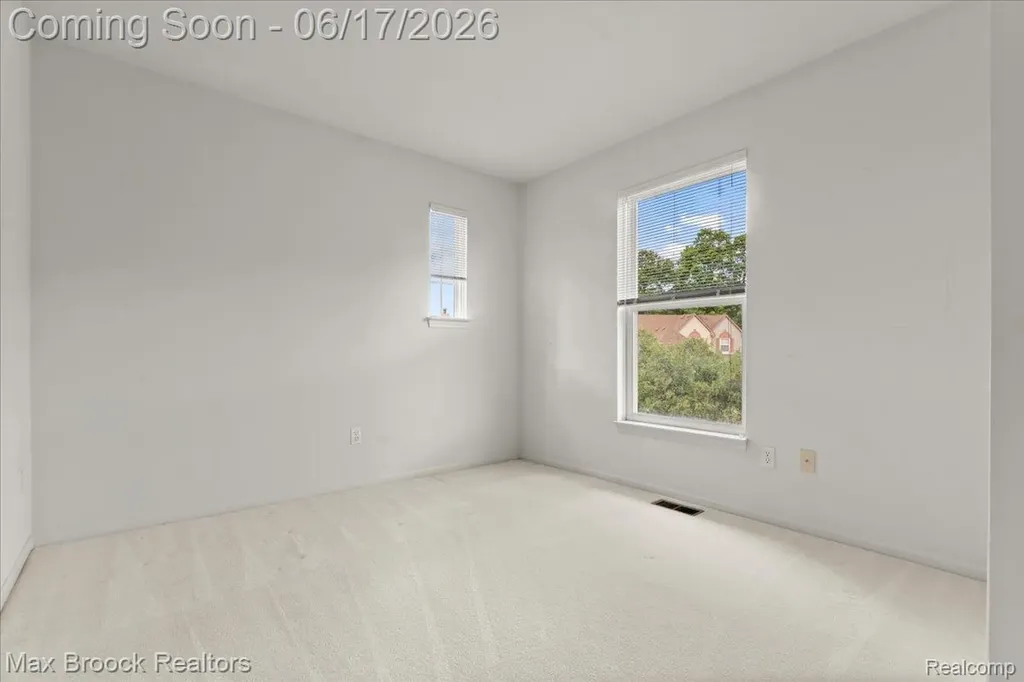 34896 Pennington Drive Farmington Hills City MI 48335