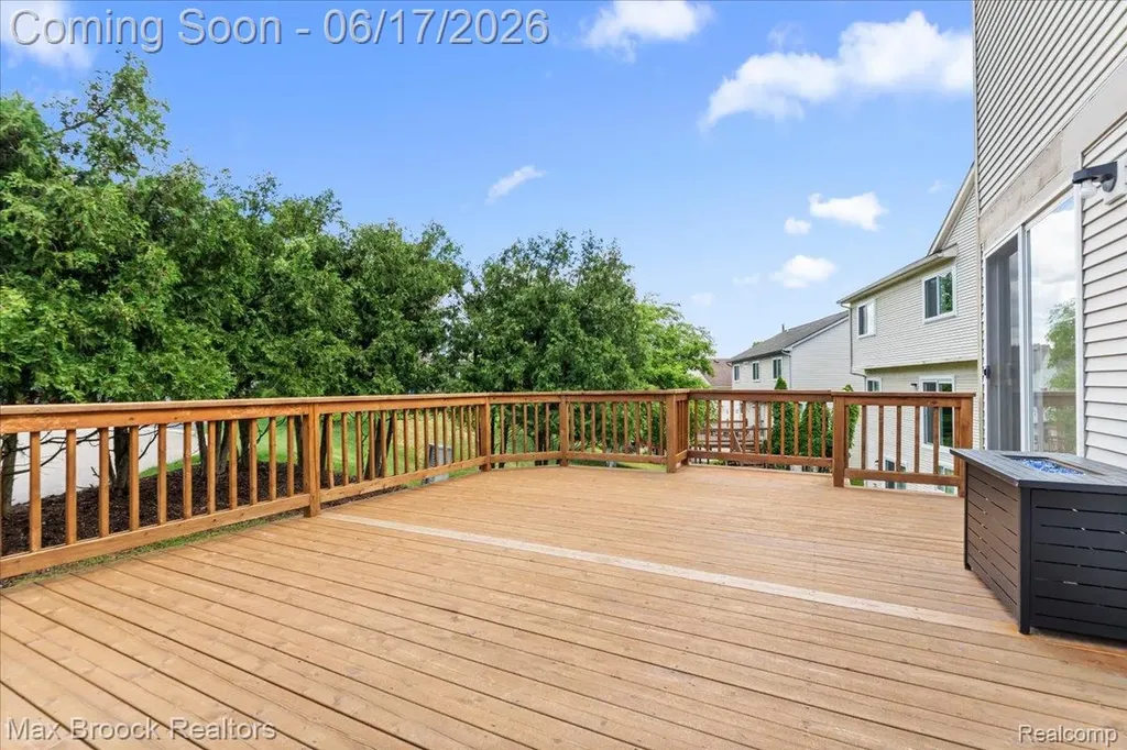 34896 Pennington Drive Farmington Hills City MI 48335