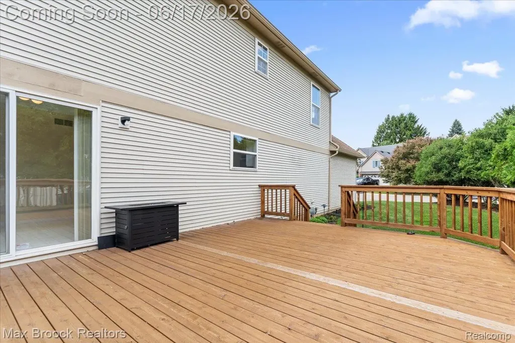 34896 Pennington Drive Farmington Hills City MI 48335