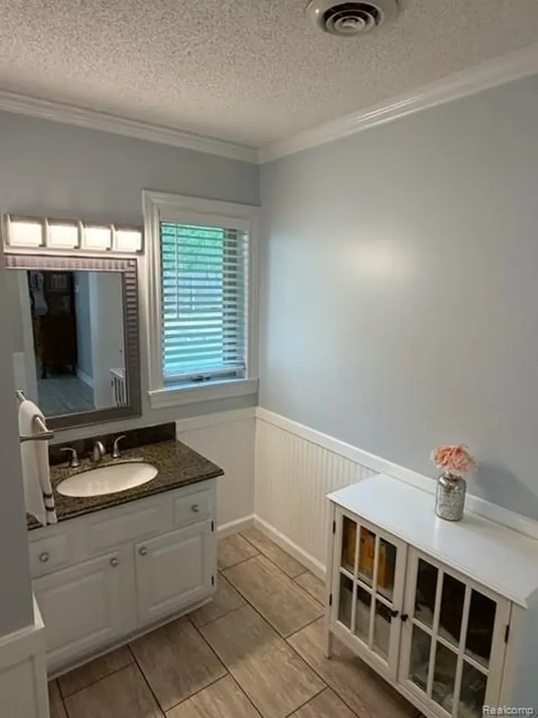 4790 Meridian Road Williamstown Township MI 48895