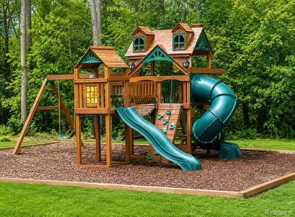 4790 Meridian Road Williamstown Township MI 48895