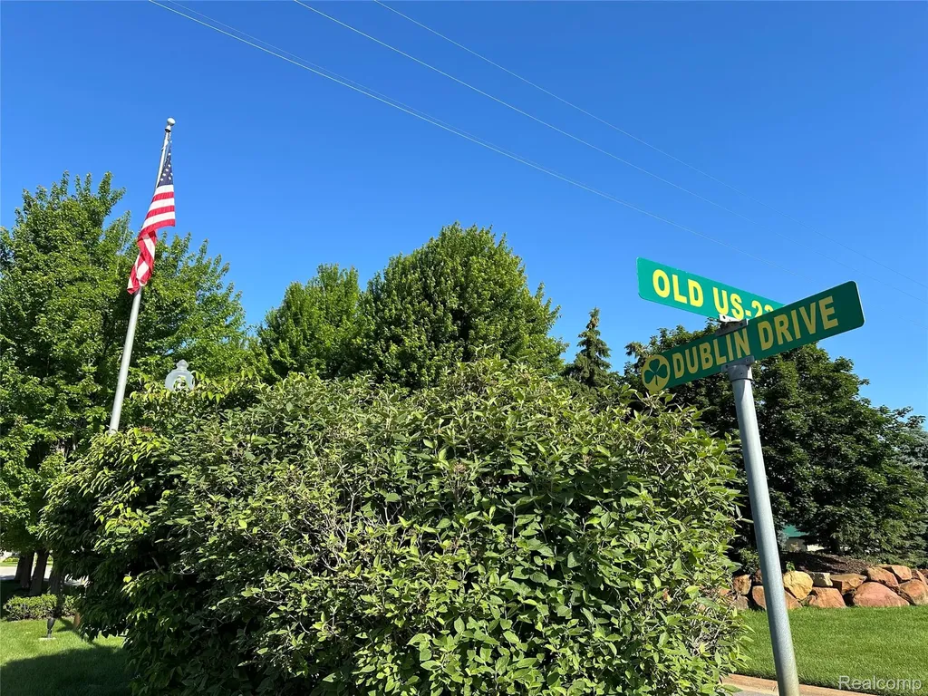 20 Tipperary Trail Tyrone Township MI 48430
