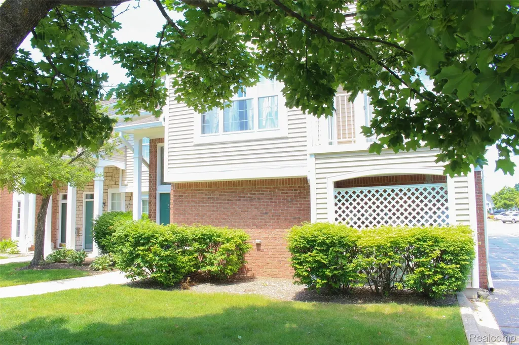 56501 Chesapeake Trail Shelby Charter Township MI 48316
