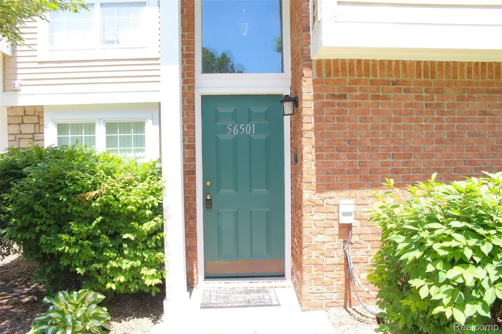 56501 Chesapeake Trail Shelby Charter Township MI 48316