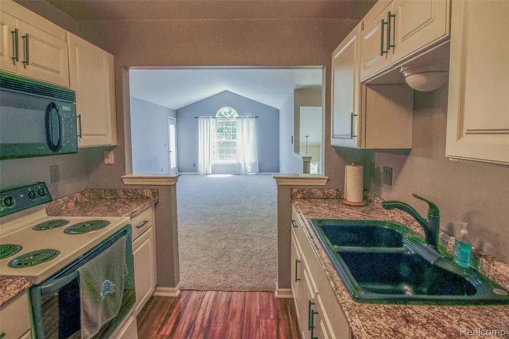 56501 Chesapeake Trail Shelby Charter Township MI 48316