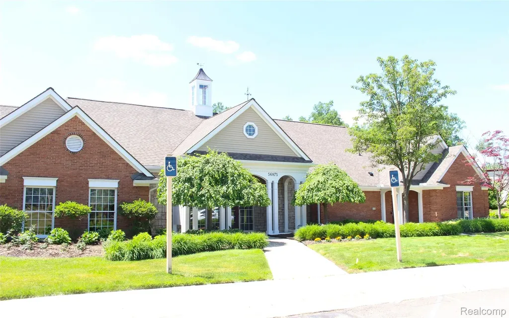 56501 Chesapeake Trail Shelby Charter Township MI 48316