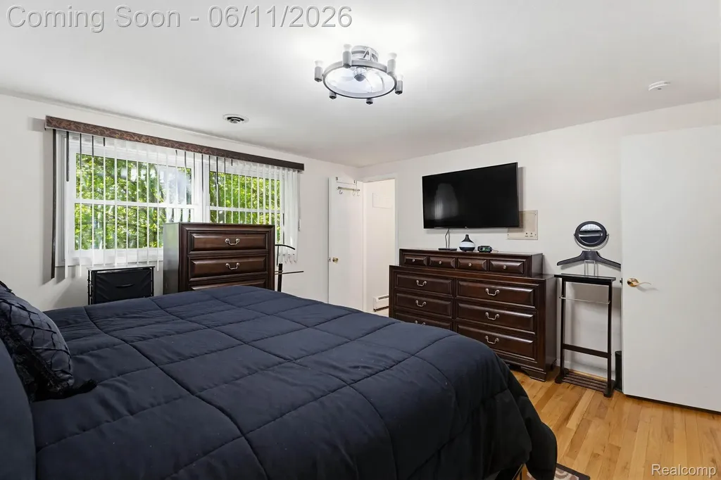 36521 Gloucester Drive Clinton Charter Township MI 48035