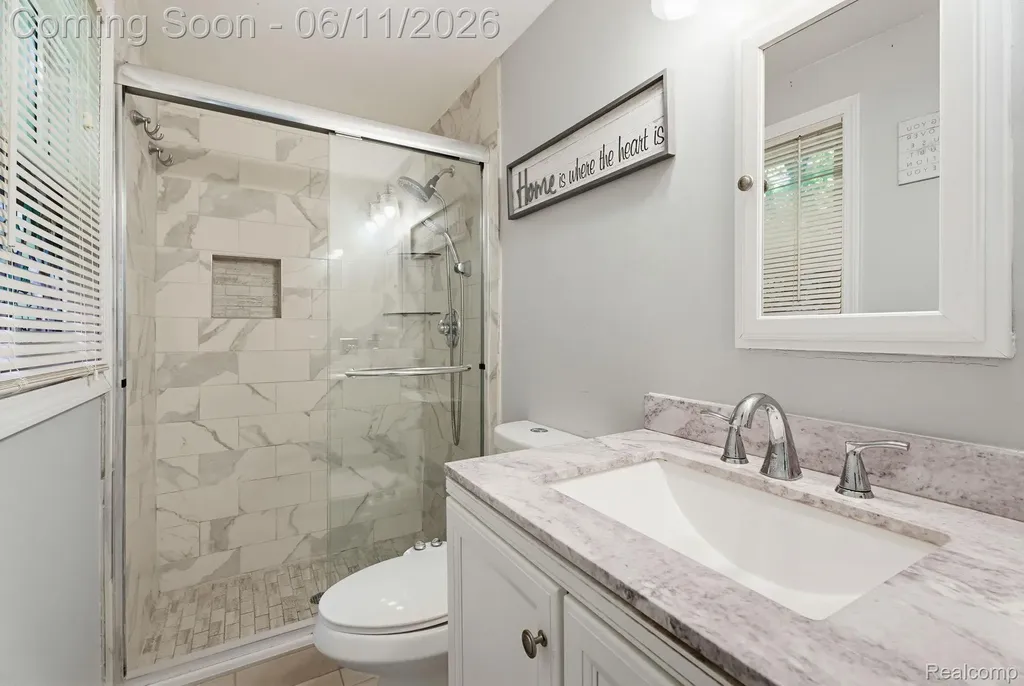 36521 Gloucester Drive Clinton Charter Township MI 48035