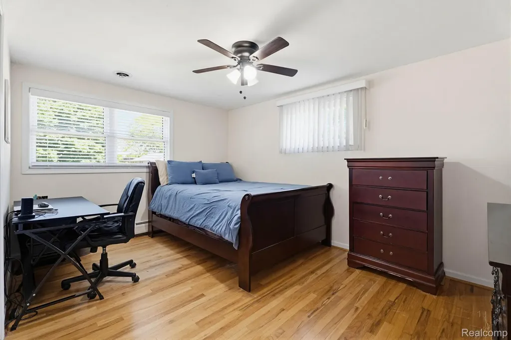 36521 Gloucester Drive Clinton Charter Township MI 48035