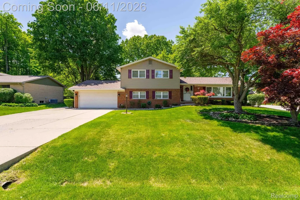 36521 Gloucester Drive Clinton Charter Township MI 48035