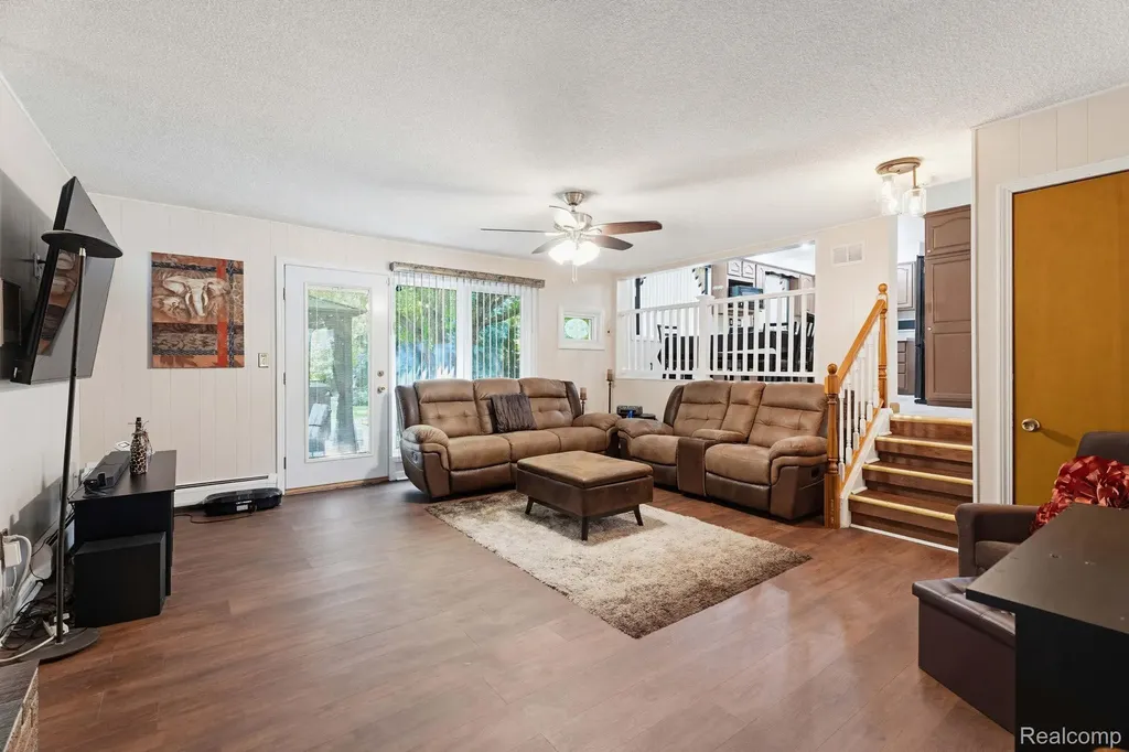 36521 Gloucester Drive Clinton Charter Township MI 48035