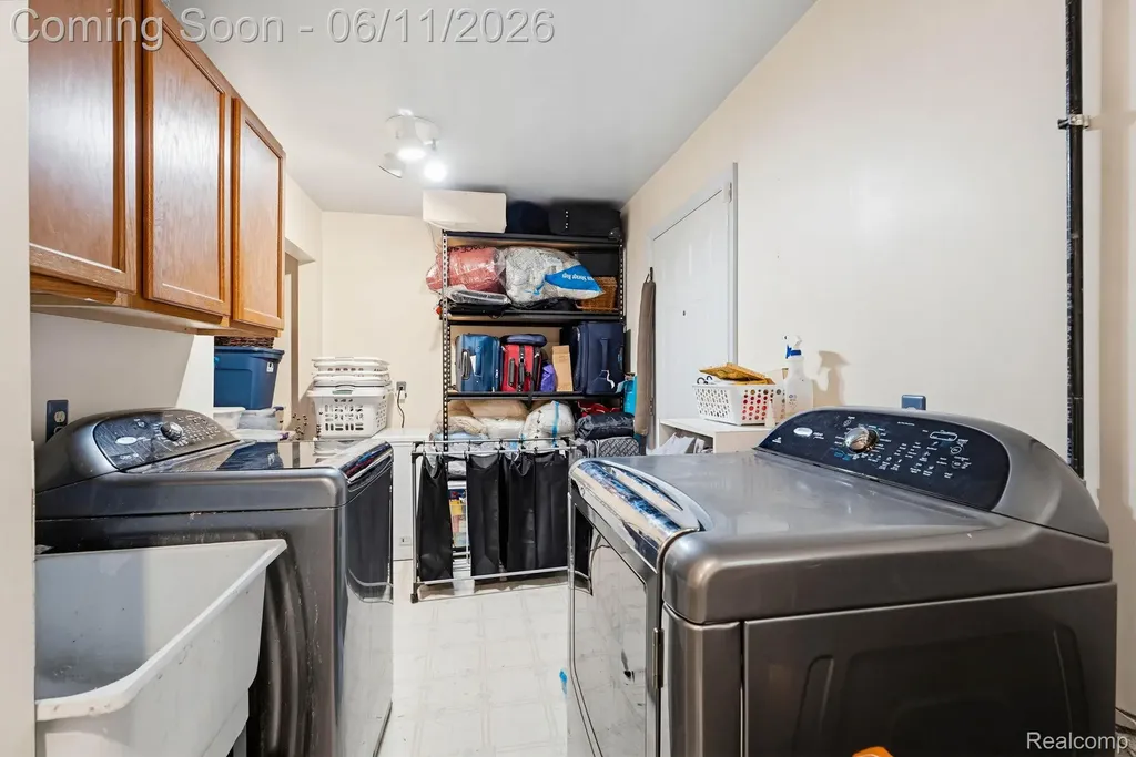36521 Gloucester Drive Clinton Charter Township MI 48035