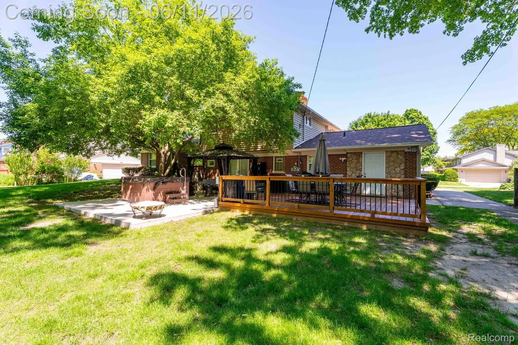 36521 Gloucester Drive Clinton Charter Township MI 48035