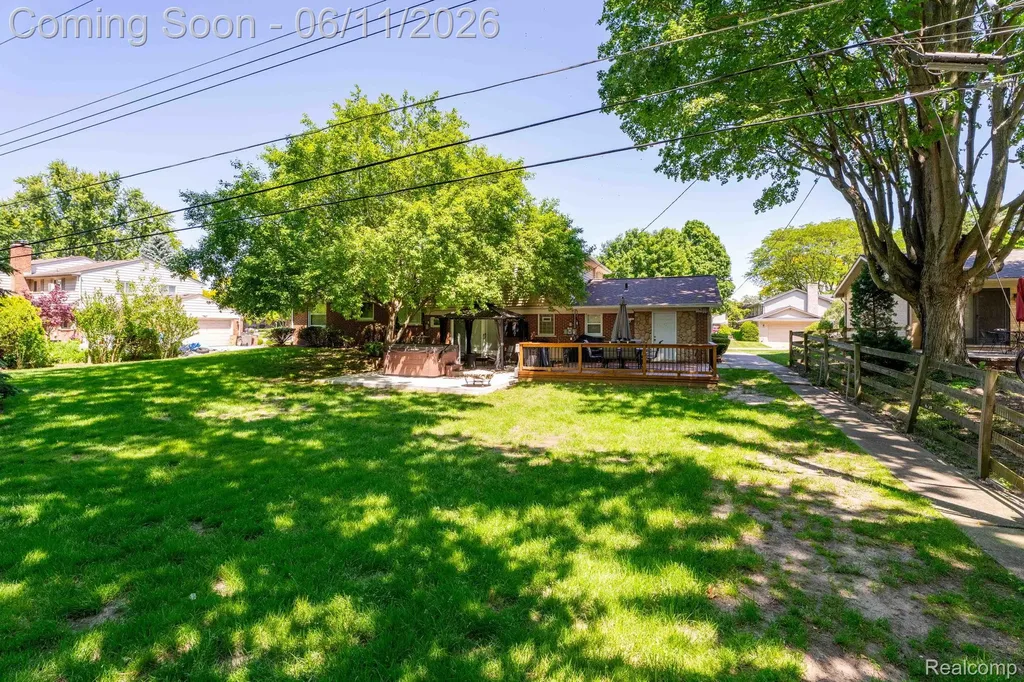 36521 Gloucester Drive Clinton Charter Township MI 48035