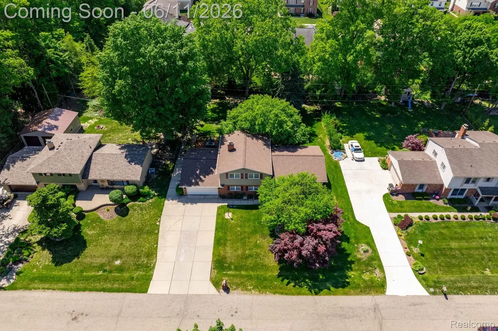 36521 Gloucester Drive Clinton Charter Township MI 48035