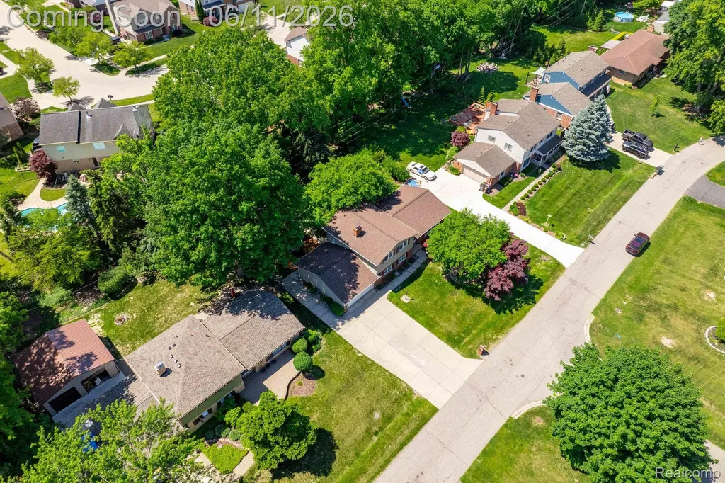 36521 Gloucester Drive Clinton Charter Township MI 48035
