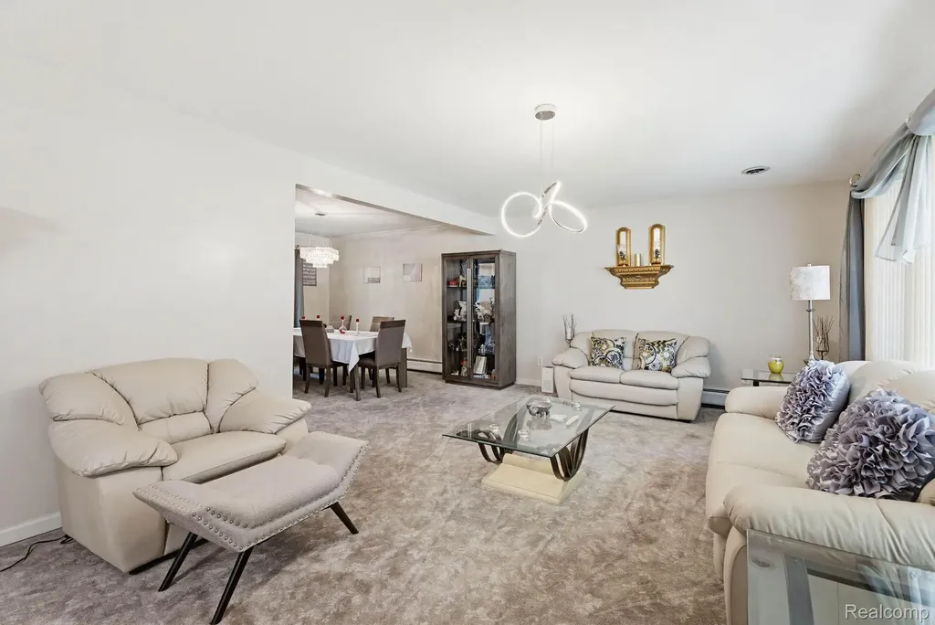 36521 Gloucester Drive Clinton Charter Township MI 48035