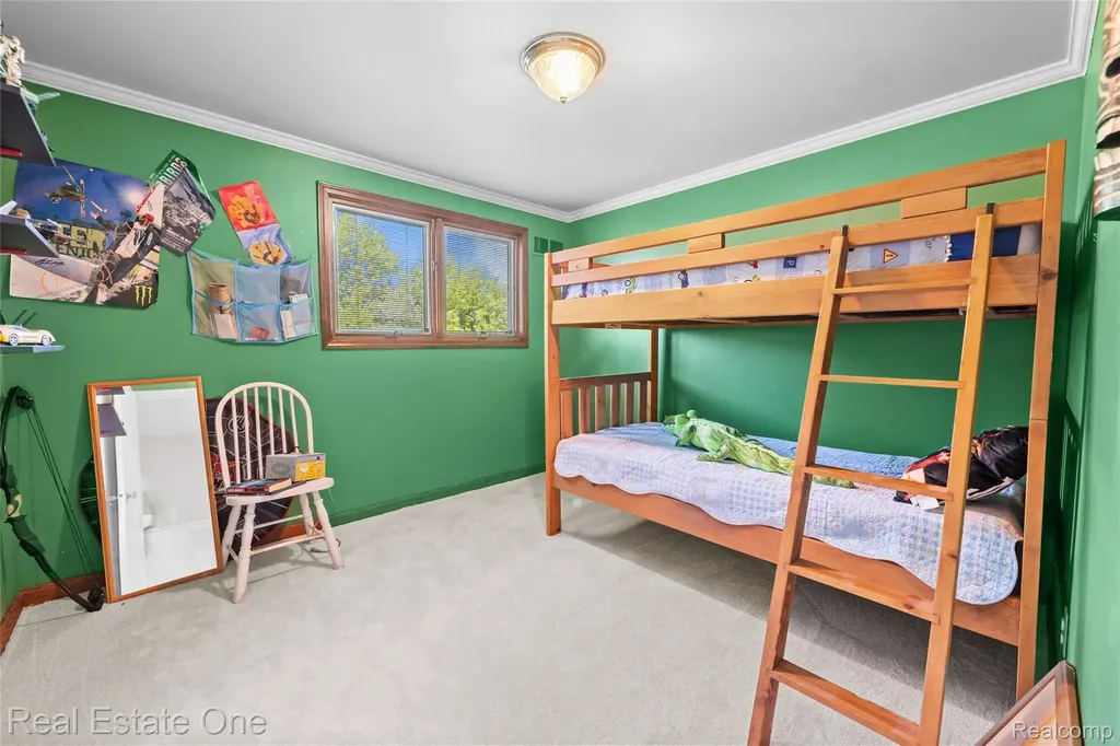 4931 Calvert Drive Troy City MI 48085