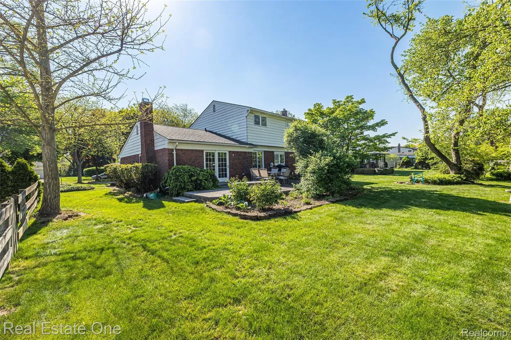 4931 Calvert Drive Troy City MI 48085