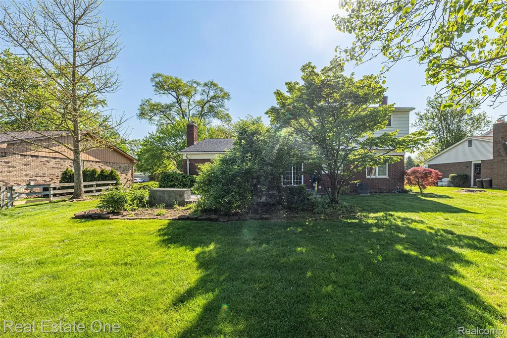 4931 Calvert Drive Troy City MI 48085