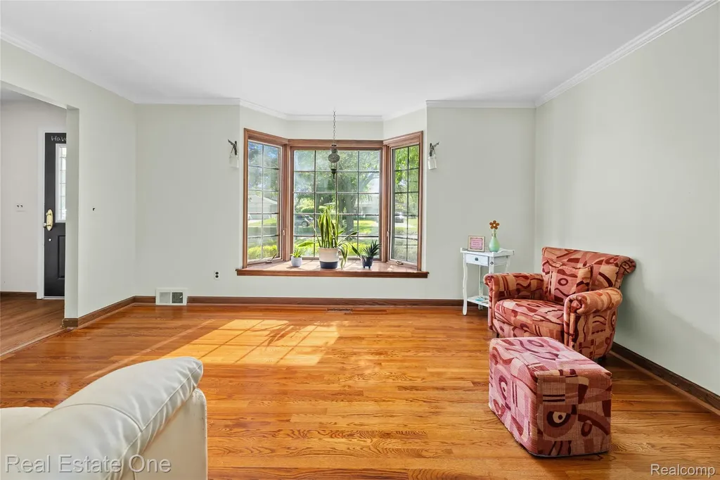 4931 Calvert Drive Troy City MI 48085