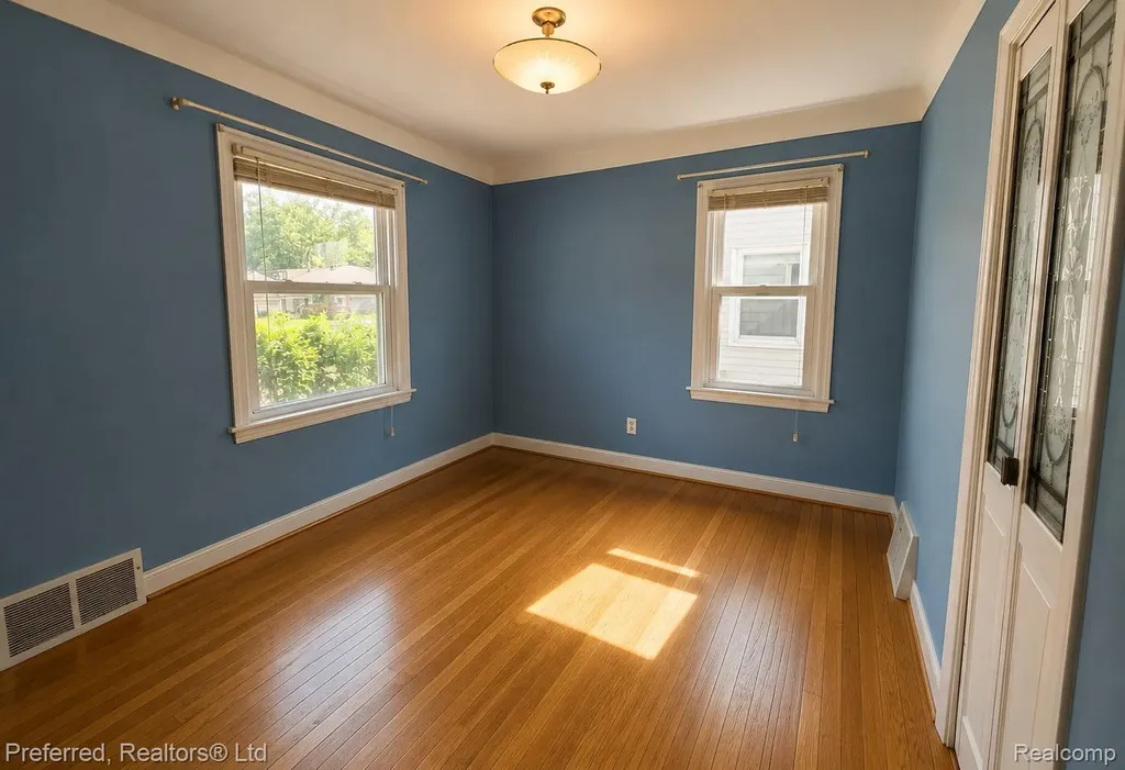 24353 Dartmouth Street Dearborn Heights City MI 48125