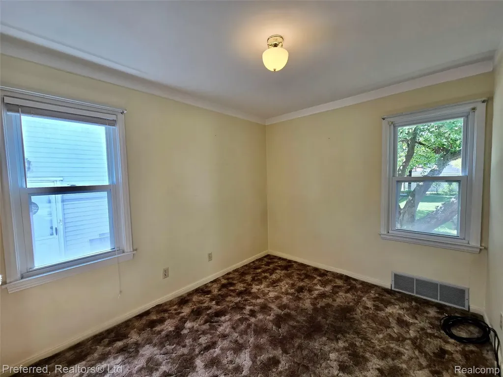 24353 Dartmouth Street Dearborn Heights City MI 48125