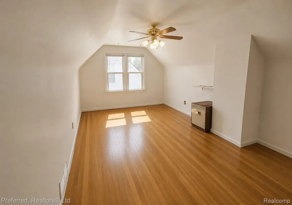 24353 Dartmouth Street Dearborn Heights City MI 48125