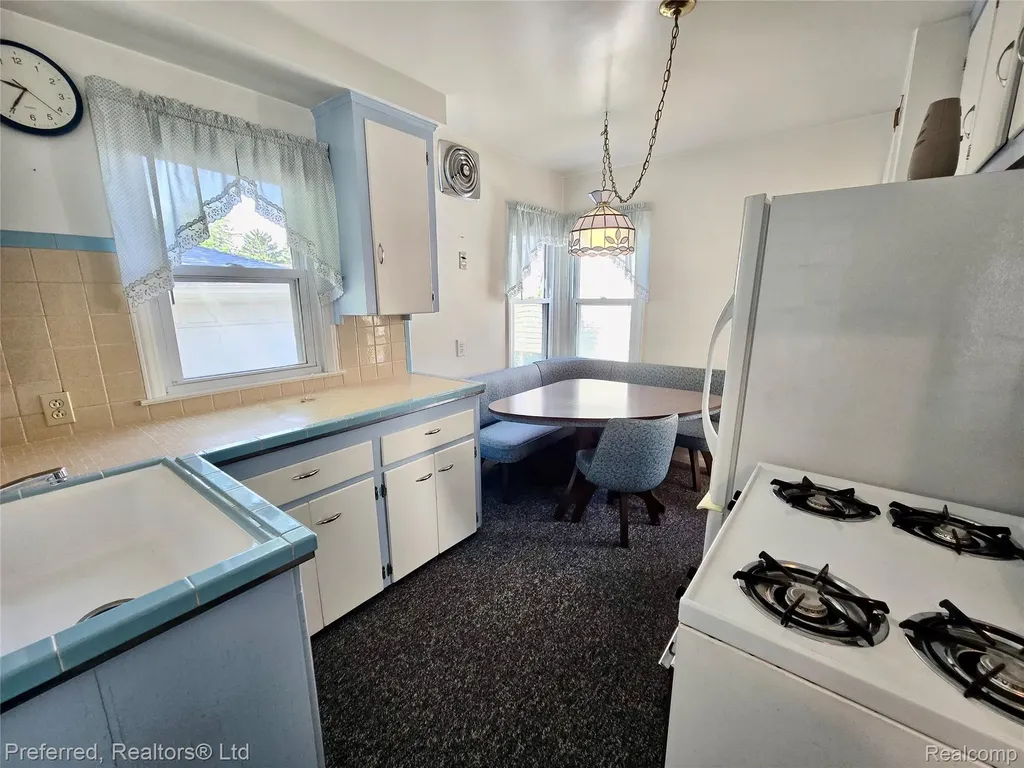 24353 Dartmouth Street Dearborn Heights City MI 48125
