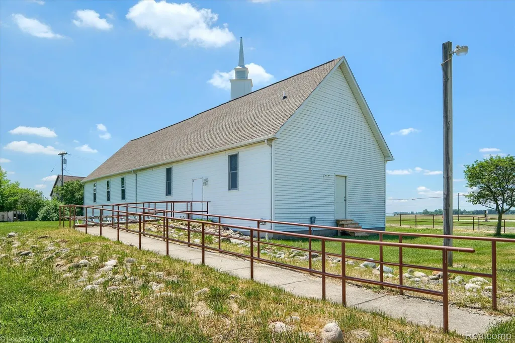 3909 S Van Dyke Road Marlette City MI 48453