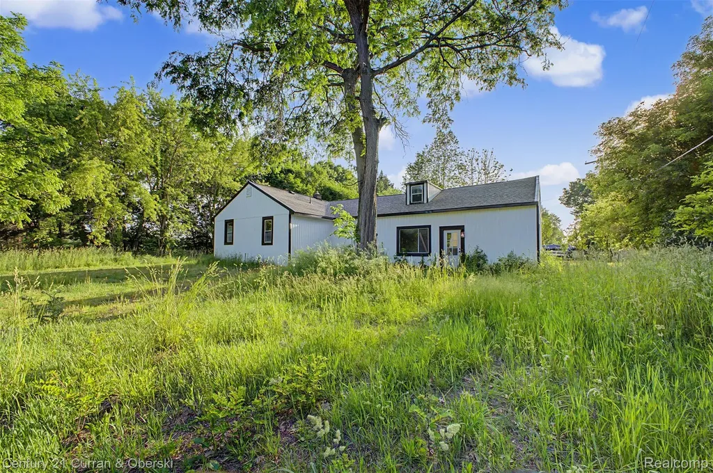 4296 Burgess Road Putnam Township MI 48169