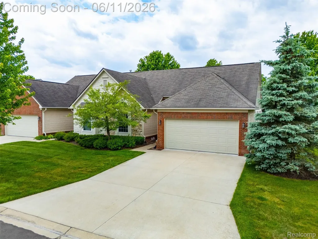 28101 Tremonte Drive Lyon Charter Township MI 48165