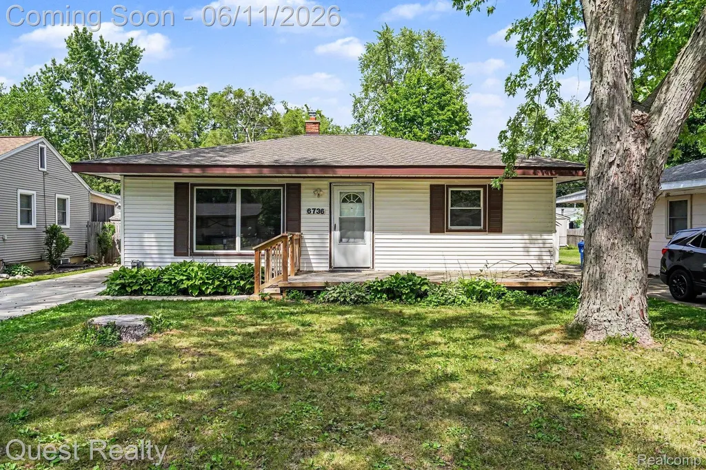6736 Cloverton Drive Waterford Charter Township MI 48329